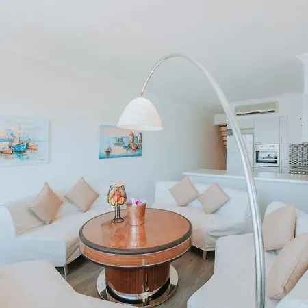 Marina House Apart With Sea View 公寓