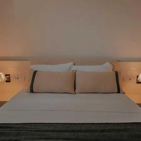 Marina House Apart With Sea View *