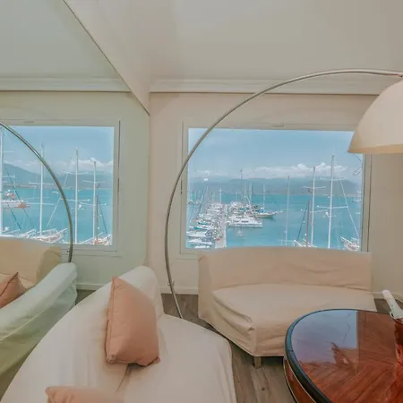 Marina House Apart With Sea View